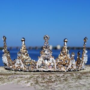 👑 Sparkling Princess White Opaque Crystal Crown ✨